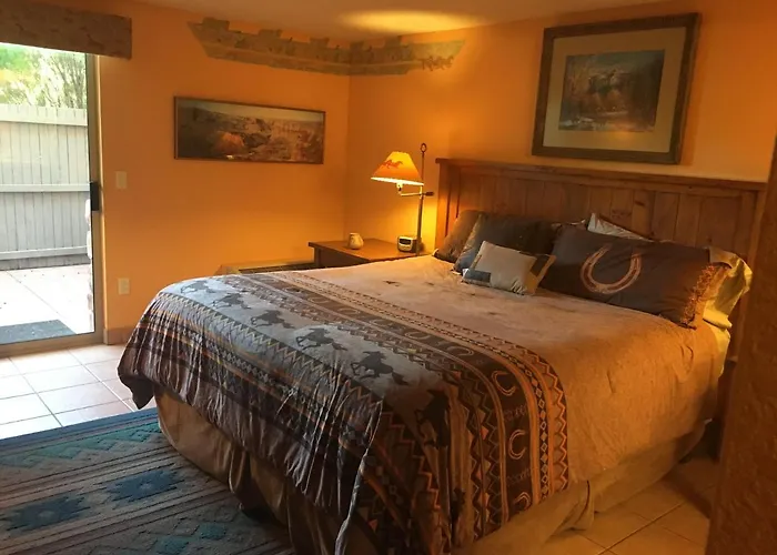 Apple Orchard Inn - Adult Only Accommodation