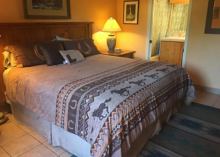 Apple Orchard Inn - Adult Only Accommodation
